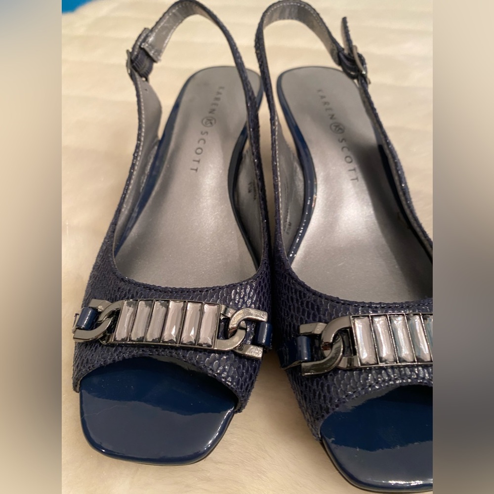 Karen Scott Navy Blue Slingback Sandals with Silver Accents, 6.5M